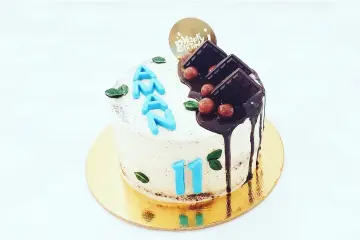 Chocolate buttercream cake